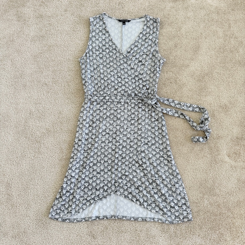 41 Hawthorn Black and White Midi Dress (L)